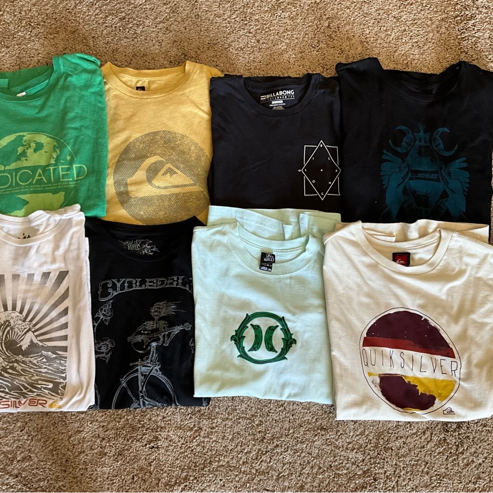 Lot of 8 men’s surf tees XL like new